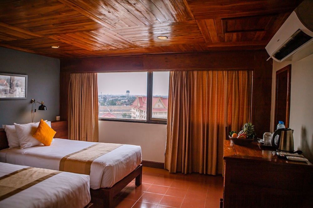 Pakse Hotel 11/49