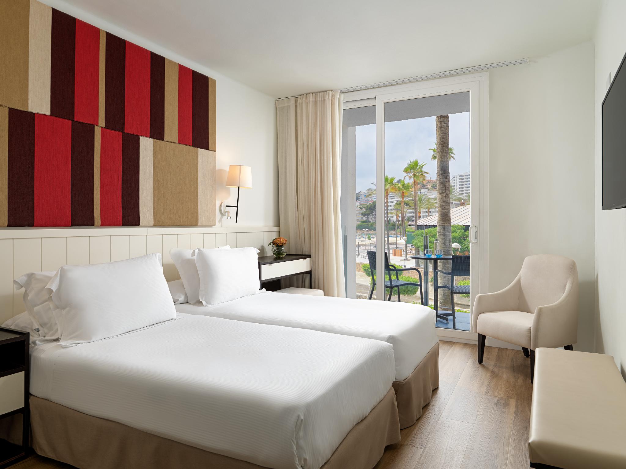 Room, Double Bed, Street View