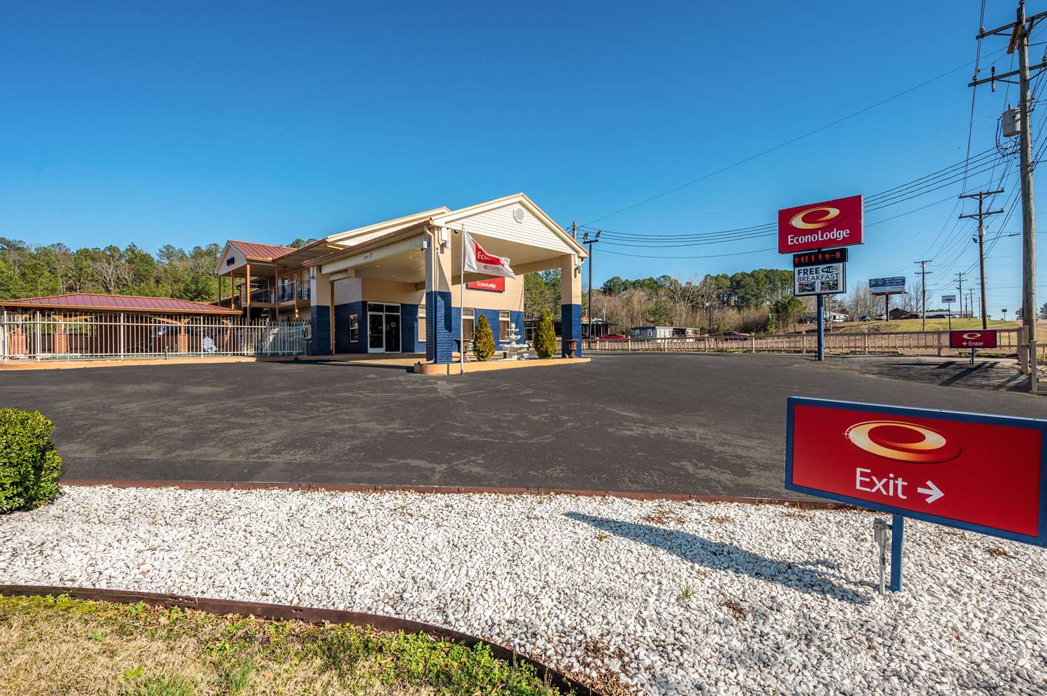 Econo Lodge Selmer, TN 30/37