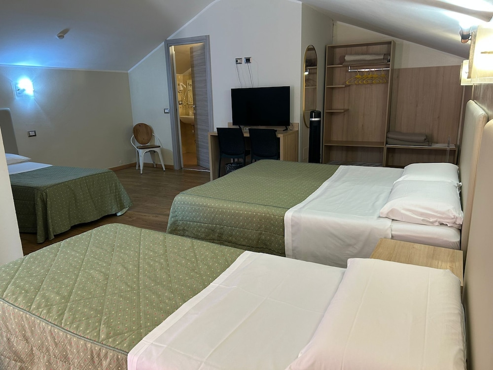 Milan Hostel 17/35