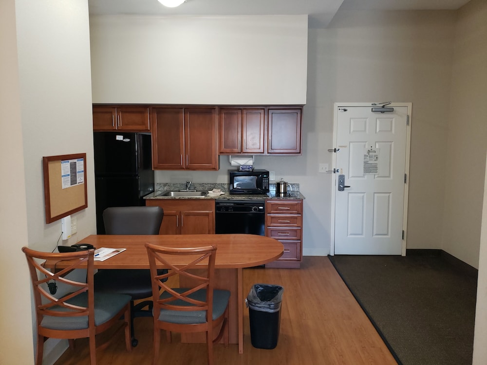 Candlewood Suites Murfreesboro 53/58
