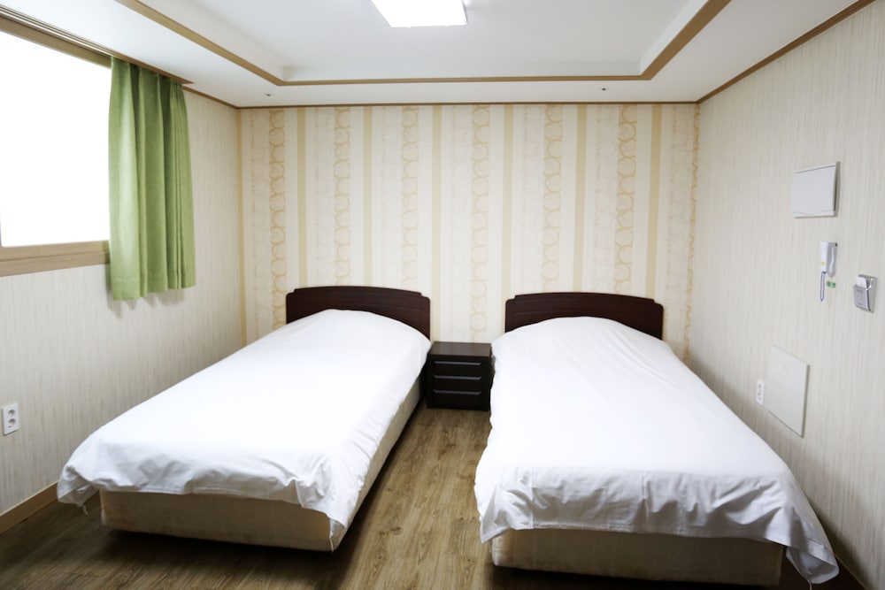 Olle Tourist Hotel 23/40
