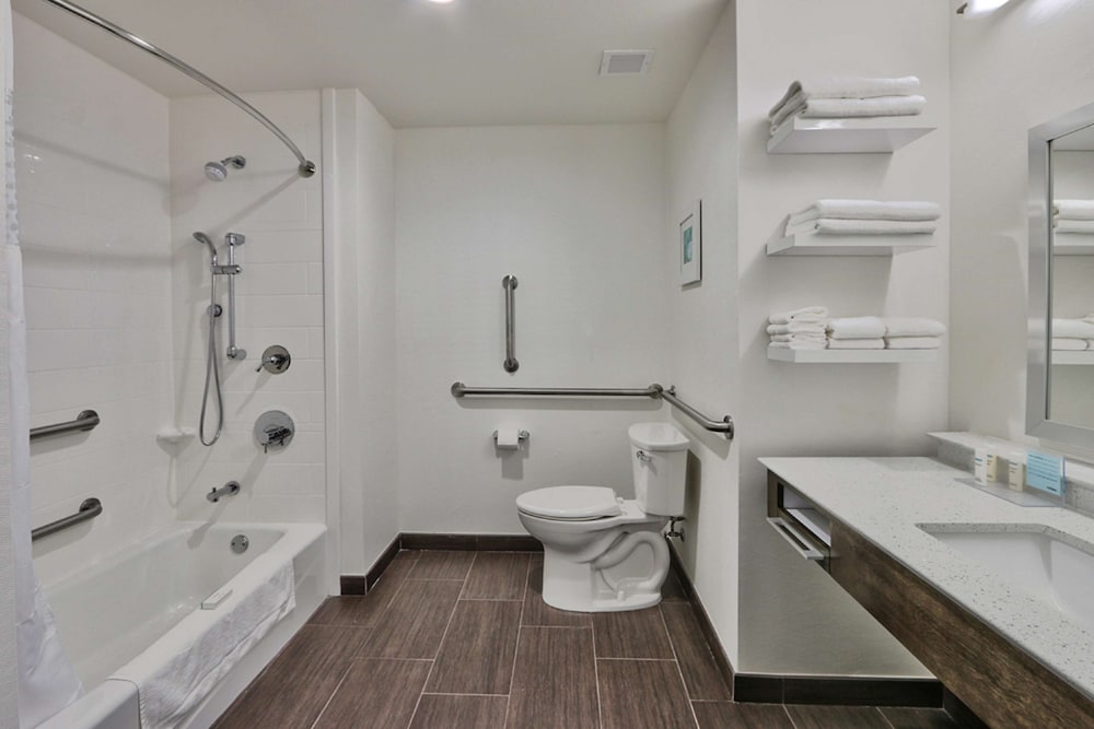 Hampton Inn And Suites Guthrie 18/53