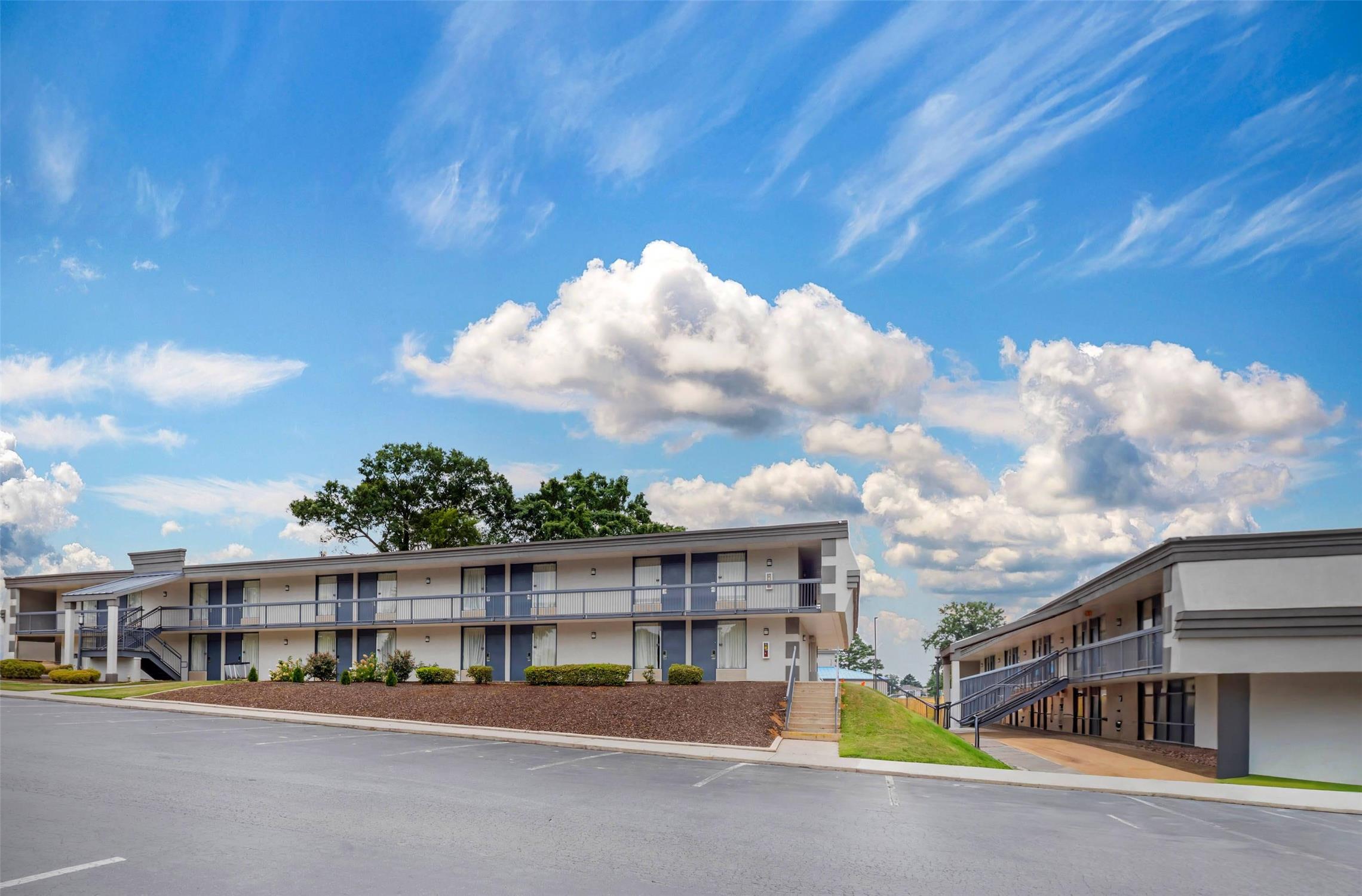 Clarion Pointe Morrow - Atlanta South 32/32