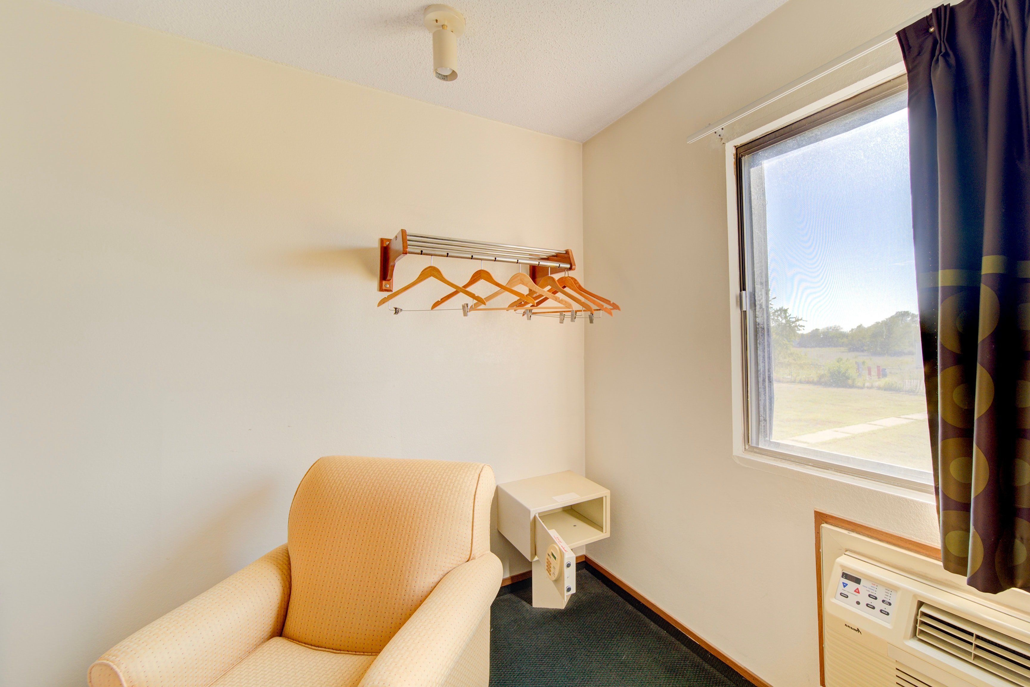 Capital O Amerihost Inn and Suites Kingdom City Hwy 54 MO 31/54