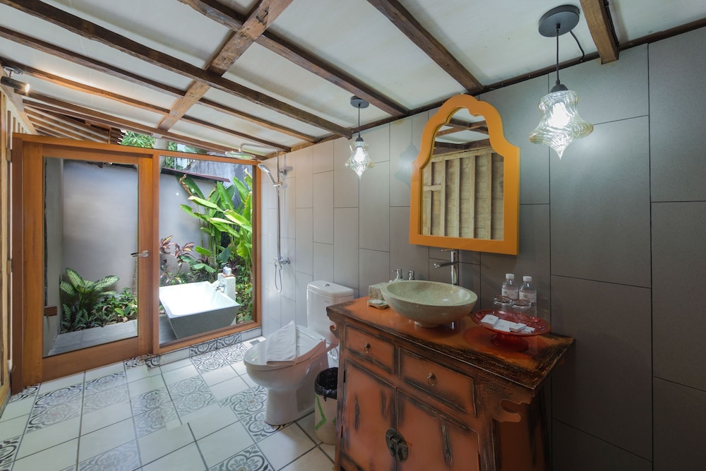 Kakul Villas & Suites 50/82