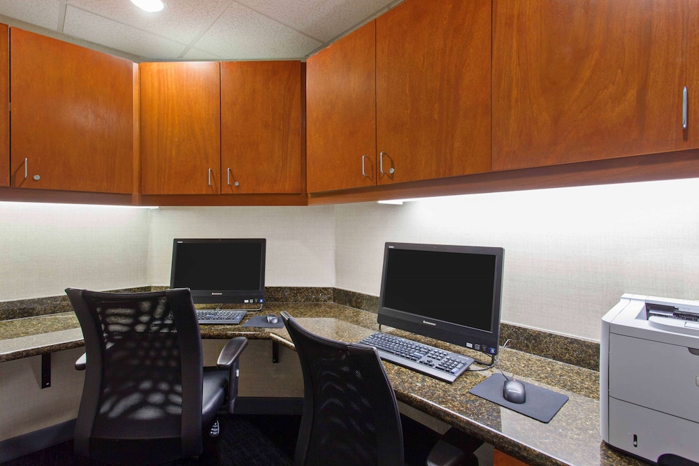Hampton Inn and Suites Clovis Airport North 44/50