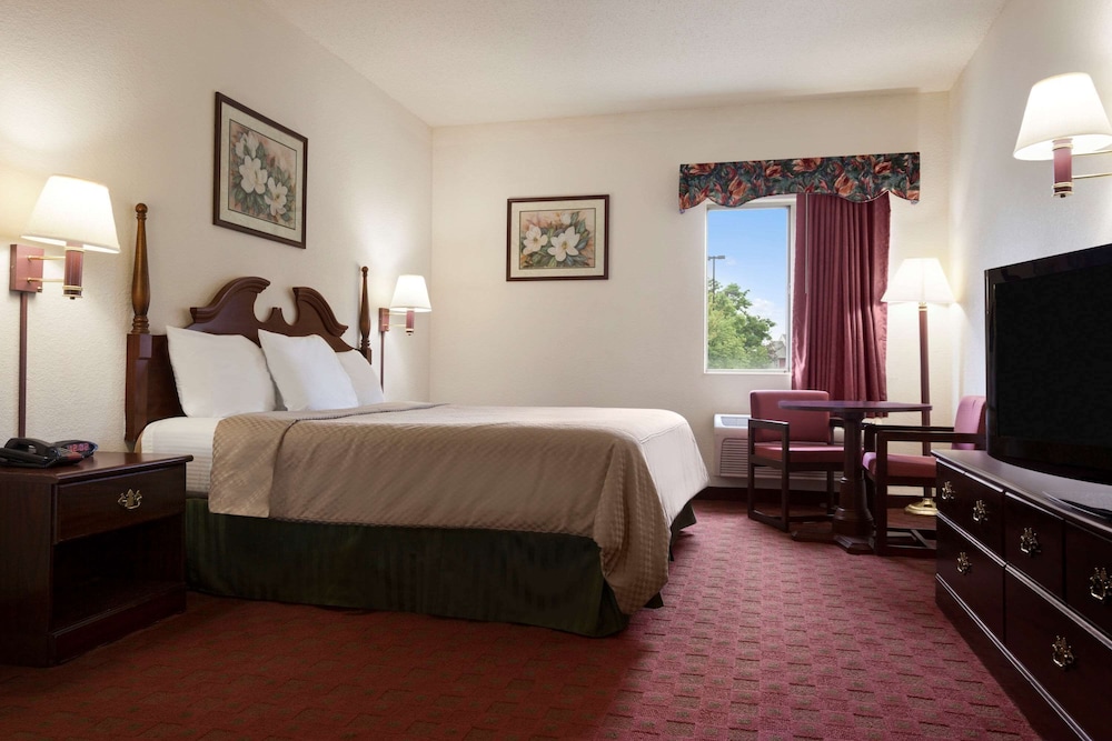 Super 8 By Wyndham Aurora/Naperville Area 7/39