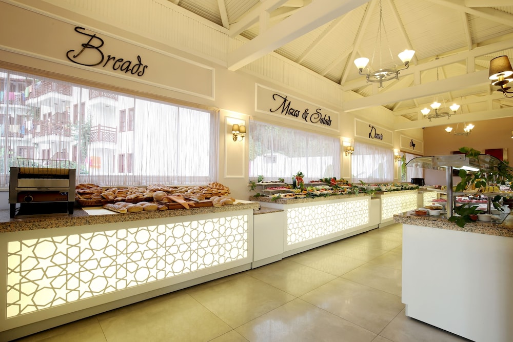 Alize Hotel 10/83