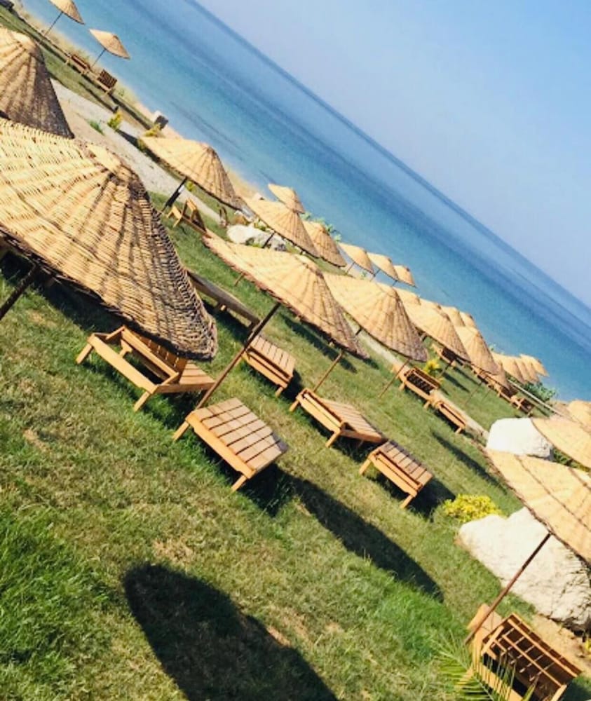 Sukha Inn Otel & Beach 42/50
