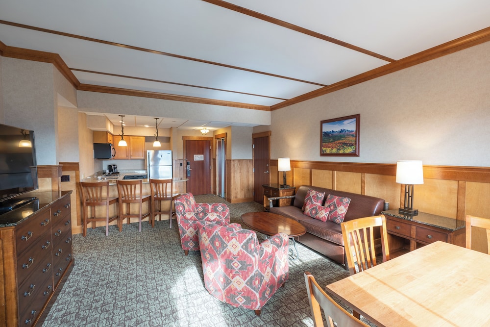 Crowne Plaza Lake Placid 47/67