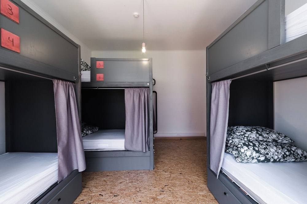 Mixed Dorm, 10 People, 5 Bunk Beds