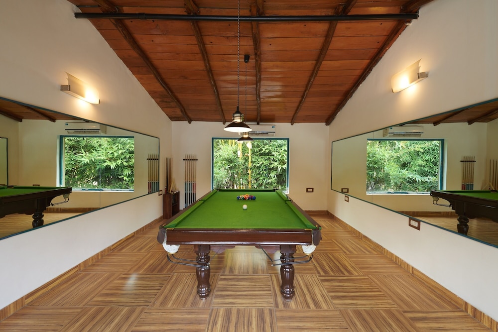 Acorn Hideaway Resort and Spacorbett 34/50