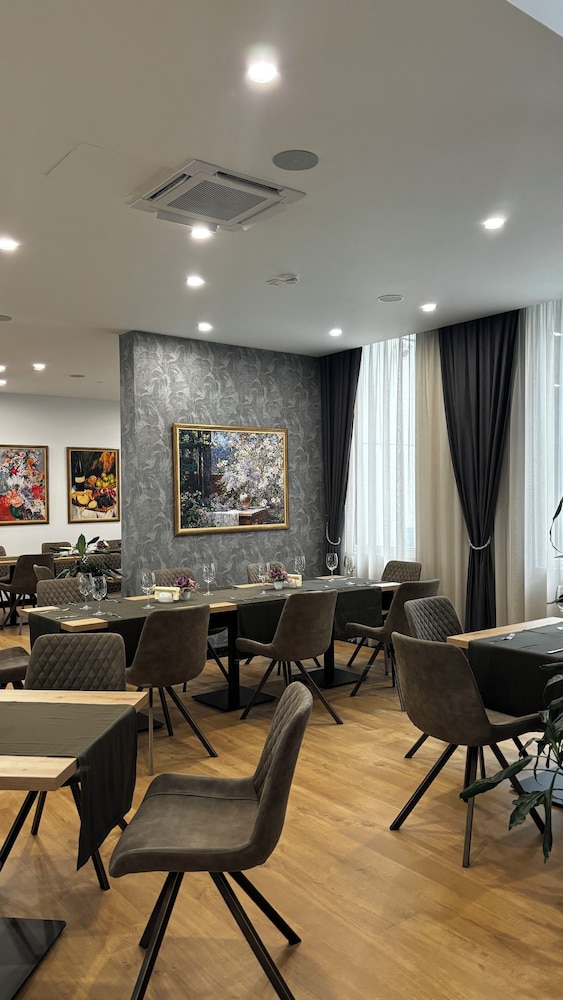 Blue Star Luxury Hotel 47/54