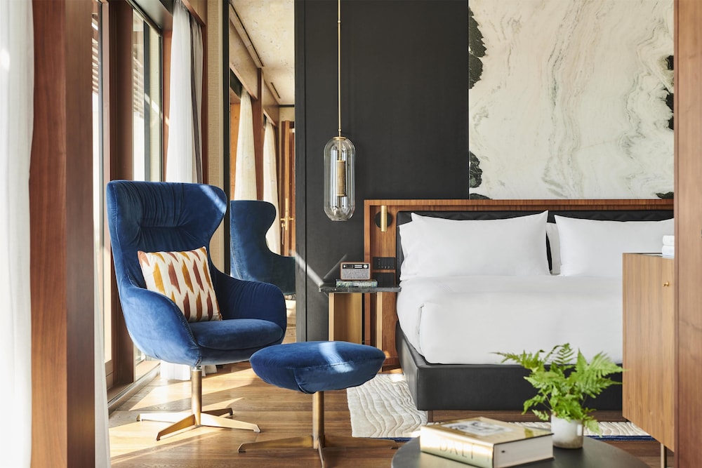 Hyatt Thompson Madrid 9/50
