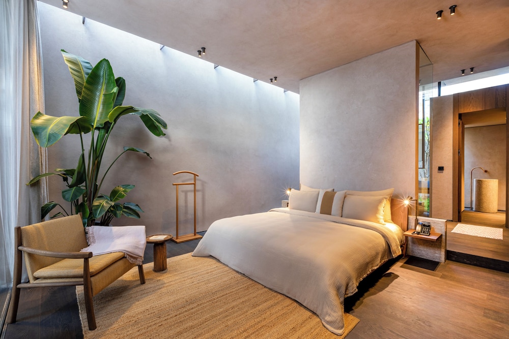 2 Bedrooms, Sunset Villa, King and Twin Beds