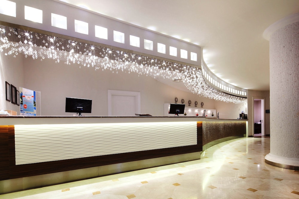 Ikbal Thermal Hotel And Spa 12/74