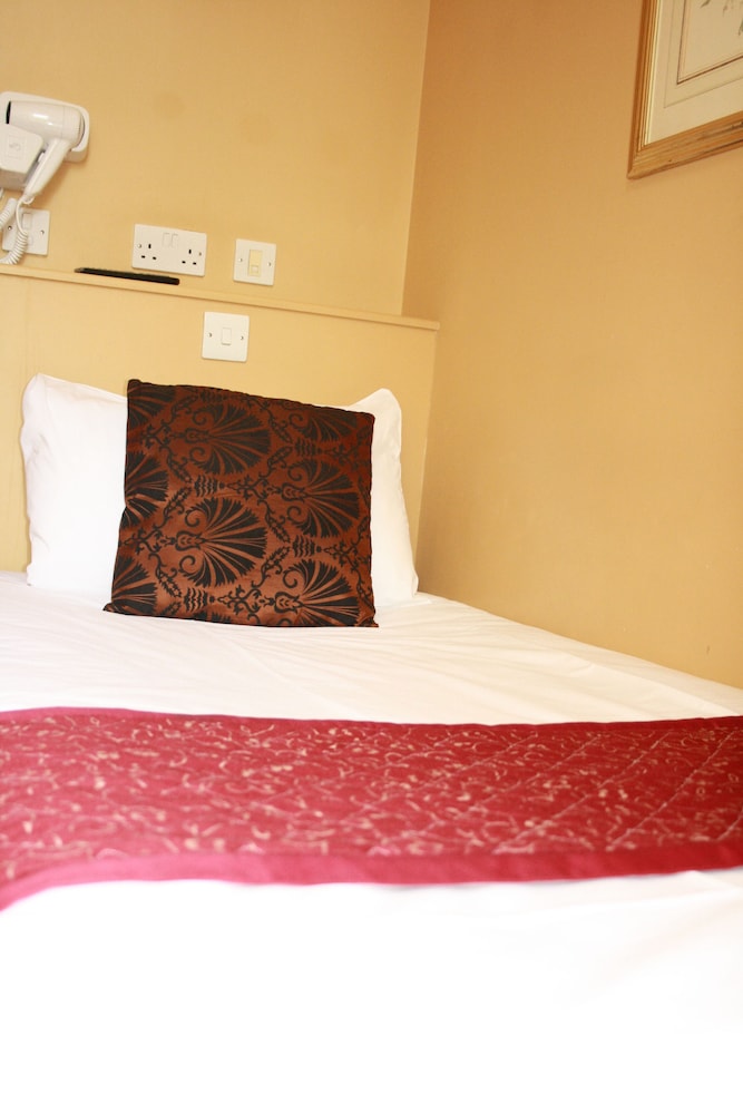 Coronation Hotel 33/50