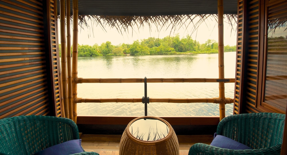 Yathra Houseboat By Jetwing 9/27