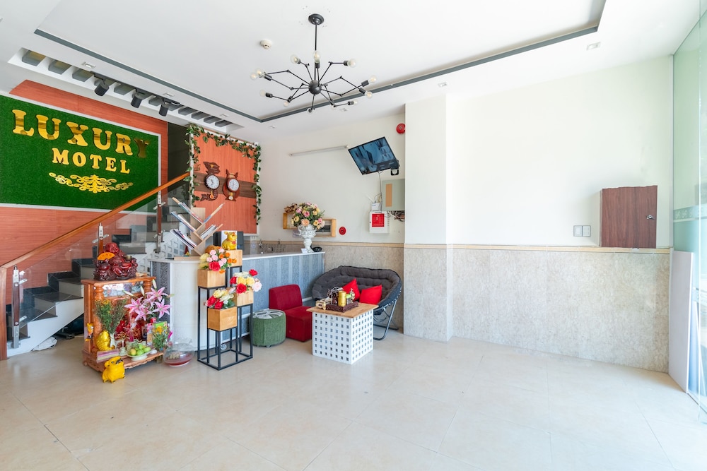 Oyo 238 Luxury Motel 6/25
