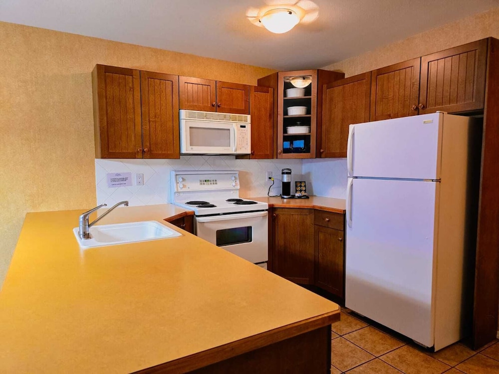 Mountain View Suites at Fairmont Hot Springs 22/63