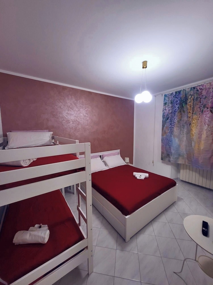 Rhome Sweet Rhome Suite 13/40