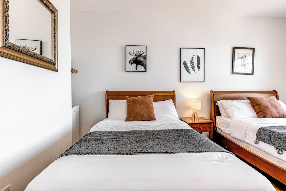 غرفة قياسية بسريرين مزدوجين، Hotel Manoir des Remparts 3/10