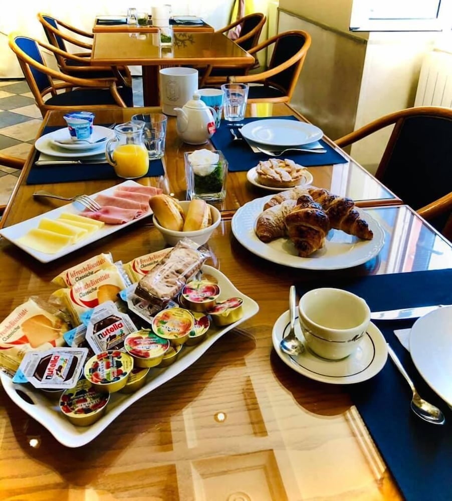 Belsoggiorno Hotel 34/50