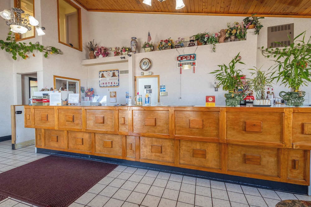 Royal Holiday Motel By Belvilla Gallup I-40 9/50