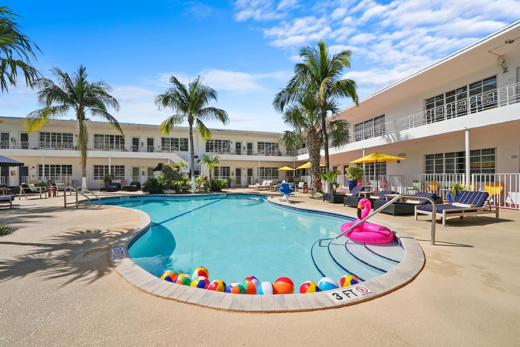 1 BEDROOM, SUITE, 2 QUEEN BEDS
