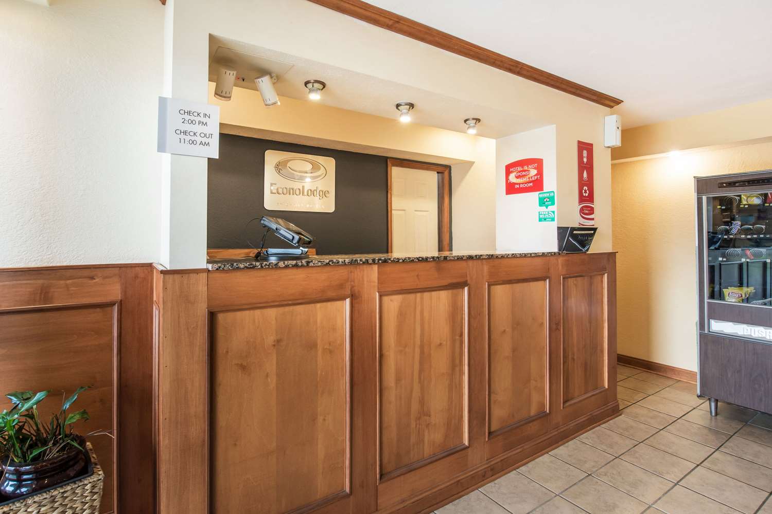 Econo Lodge Cloverdale 9/39