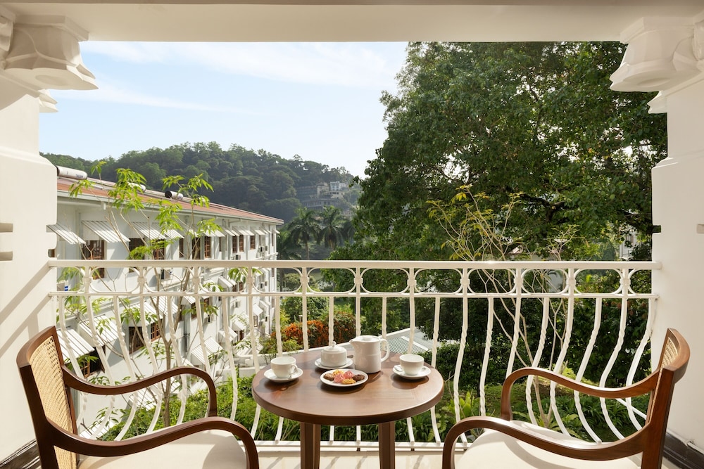 Suisse Hotel Kandy 36/50