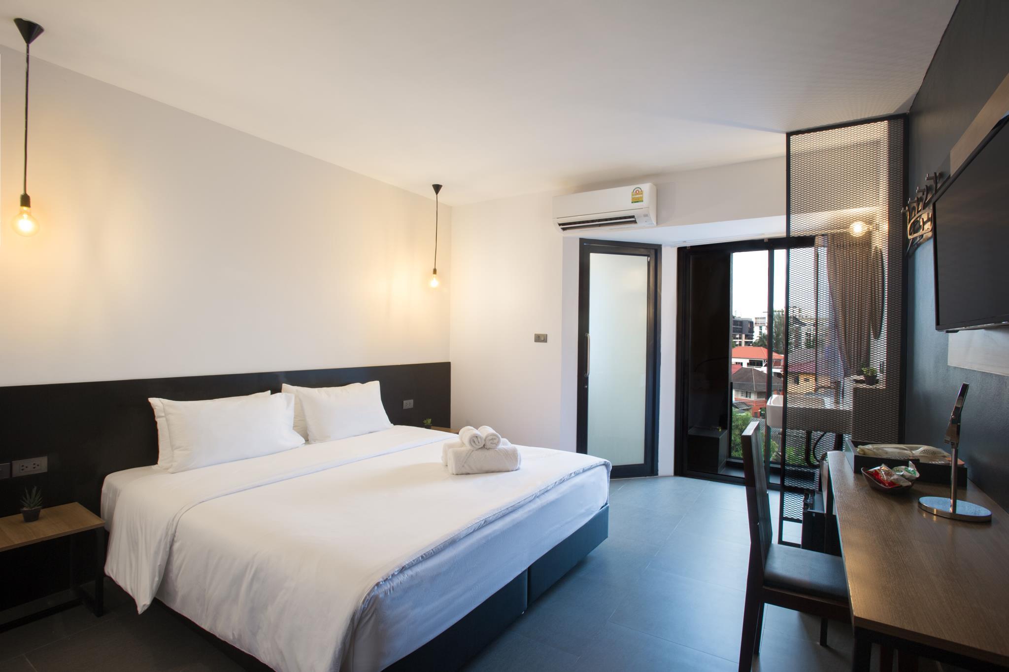 STANDARD, KING BED