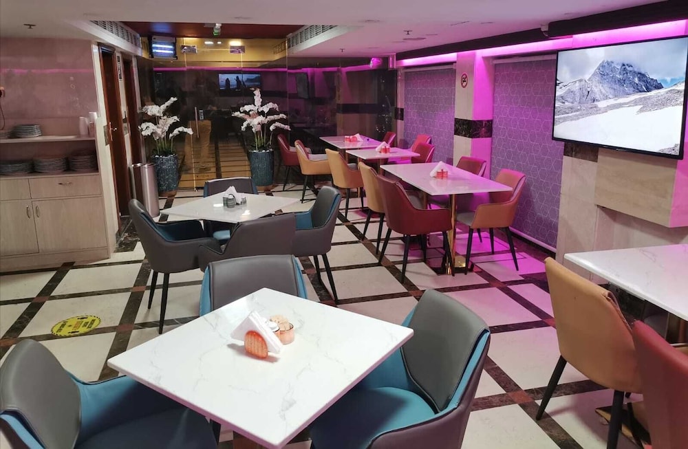 restaurant-cafeteria