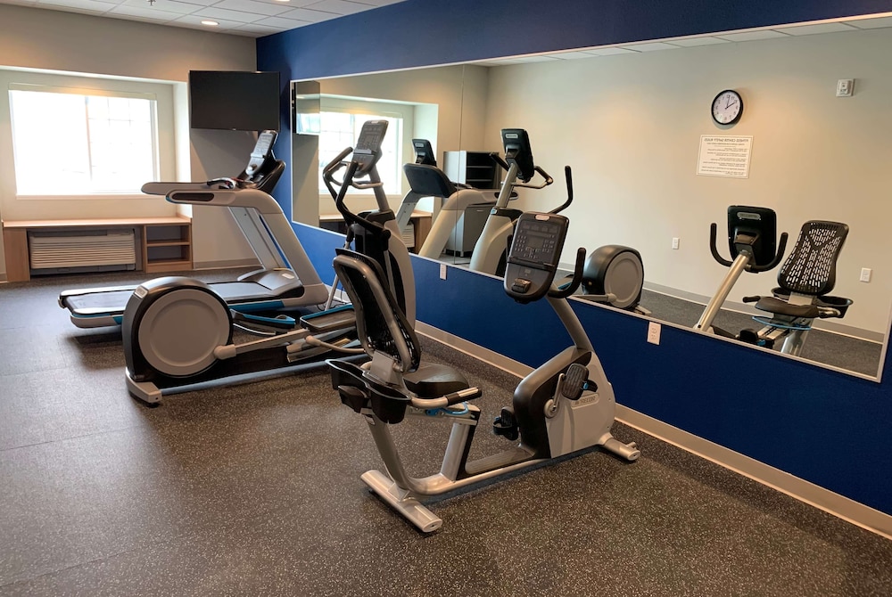 Microtel Inn and Suites By Wyndham Fountain North 30/44