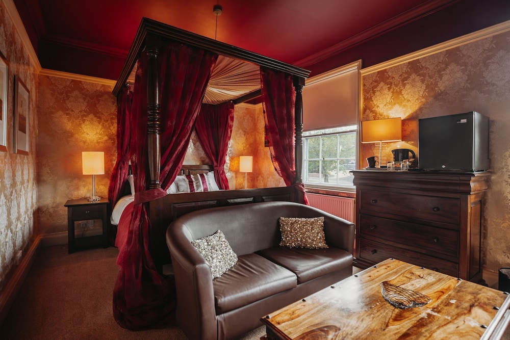 The Old Orleton Inn 32/43