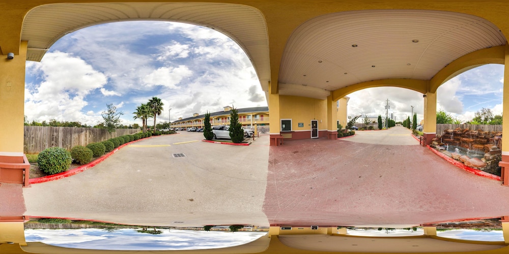 Scottish Inn Suites Baytown 9/32