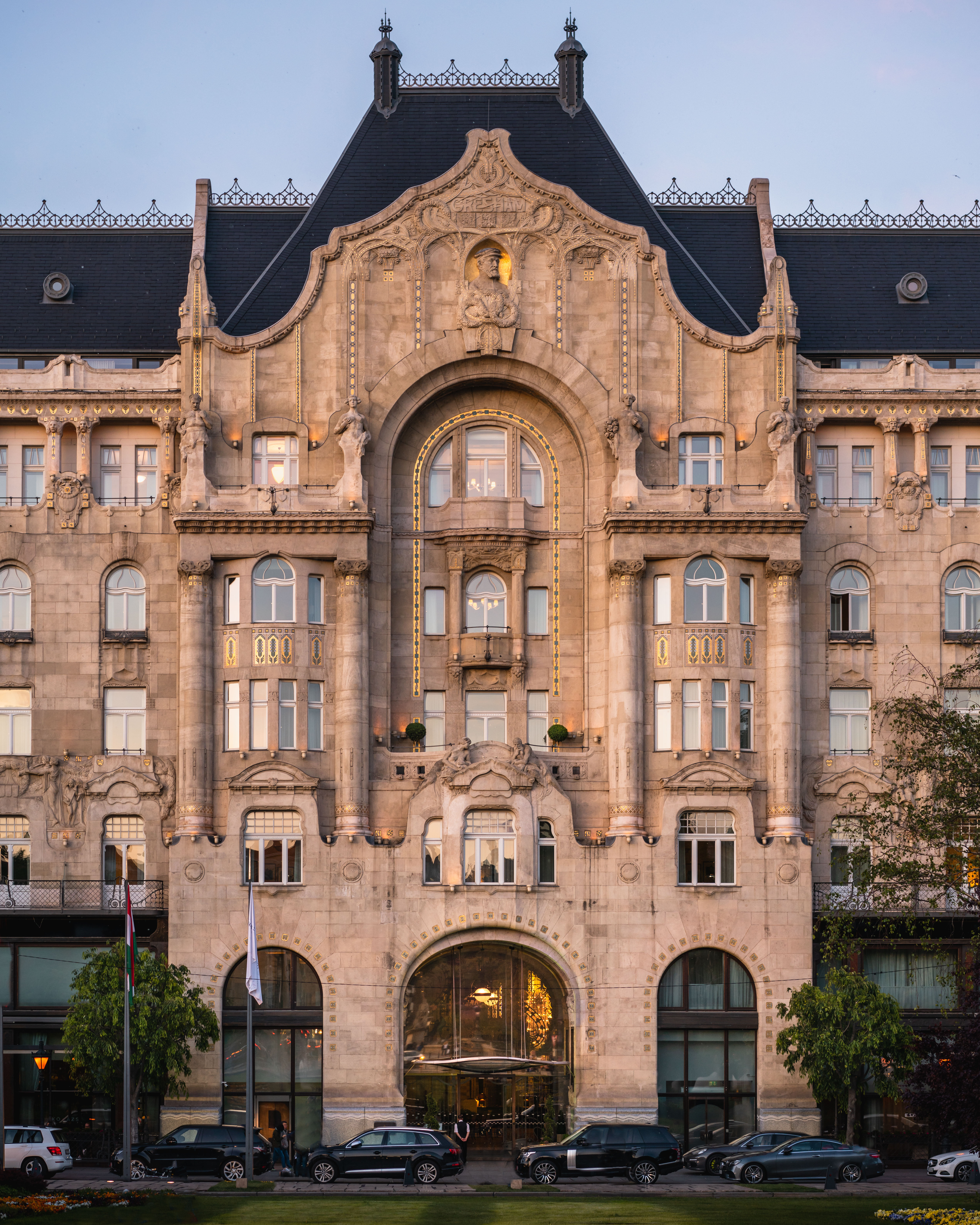 Four Seasons Hotel Gresham Palace Budapest 3/83