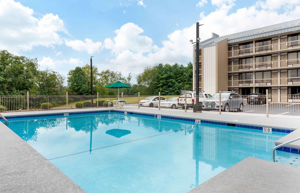 Extended Stay America Suites Bristol 2/38