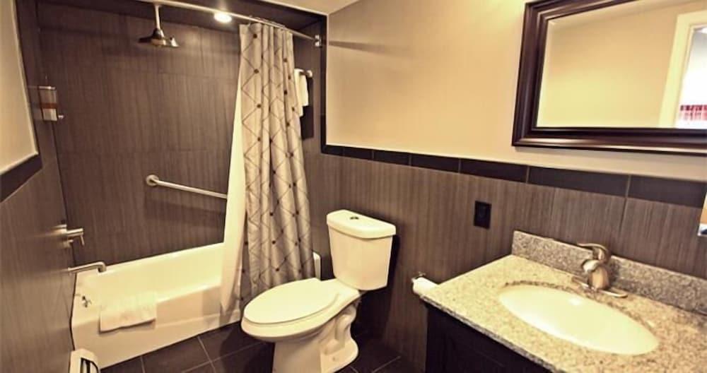 The Anuva Hotel 8/8