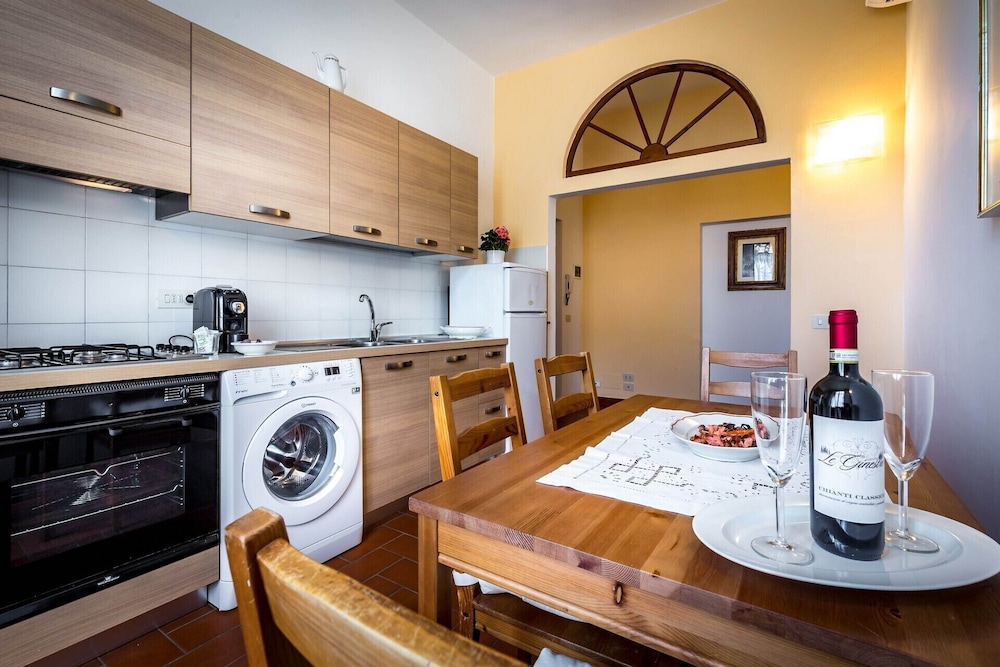 Classic Tuscany Apartment B 15/19