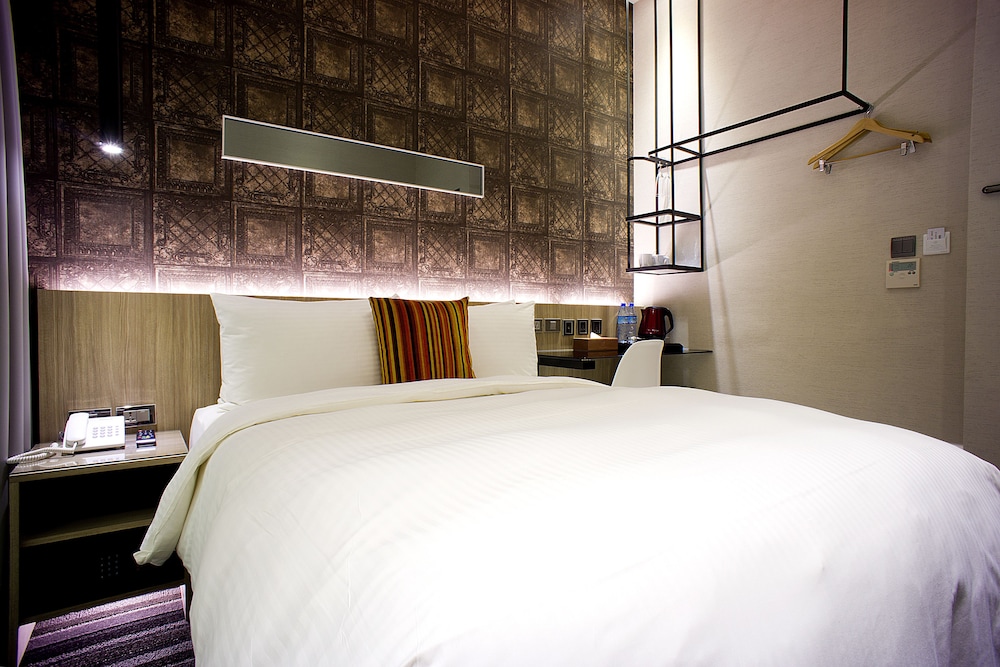 VIA HOTEL ZHONGXIAO 12/25