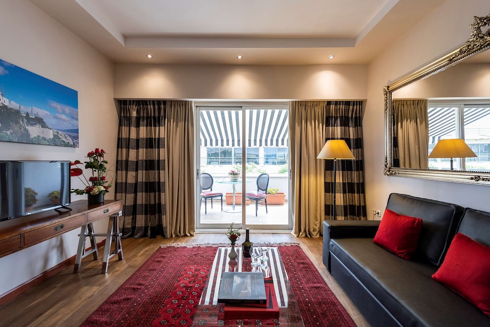 Best Western Plus Embassy Hotel 33/48