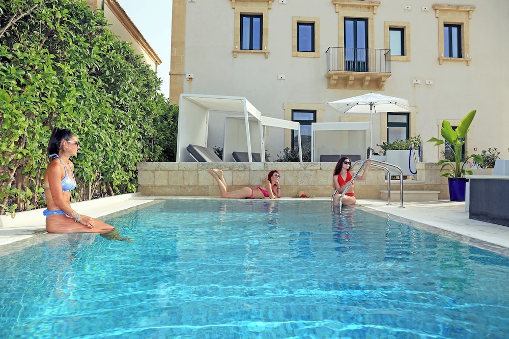 Zafran Boutique Hotel 24/50