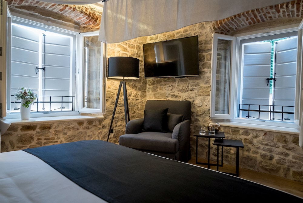 Murum Boutique Hotel 44/54