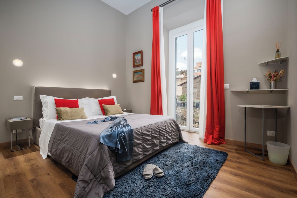 DELUXE, CITY VIEW, BALCONY