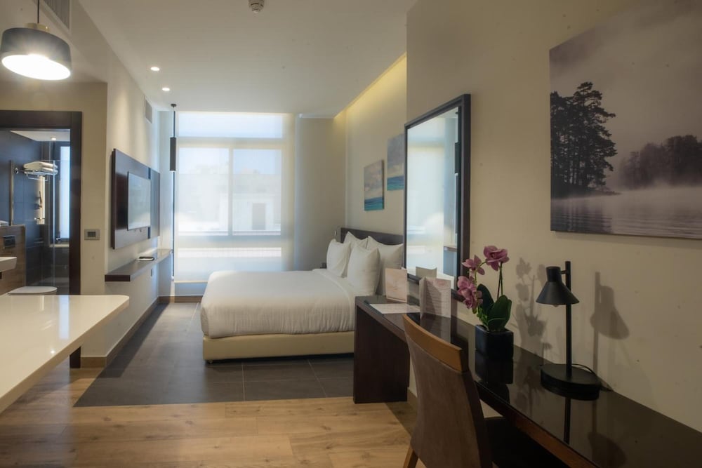 Compass Amman 22/46