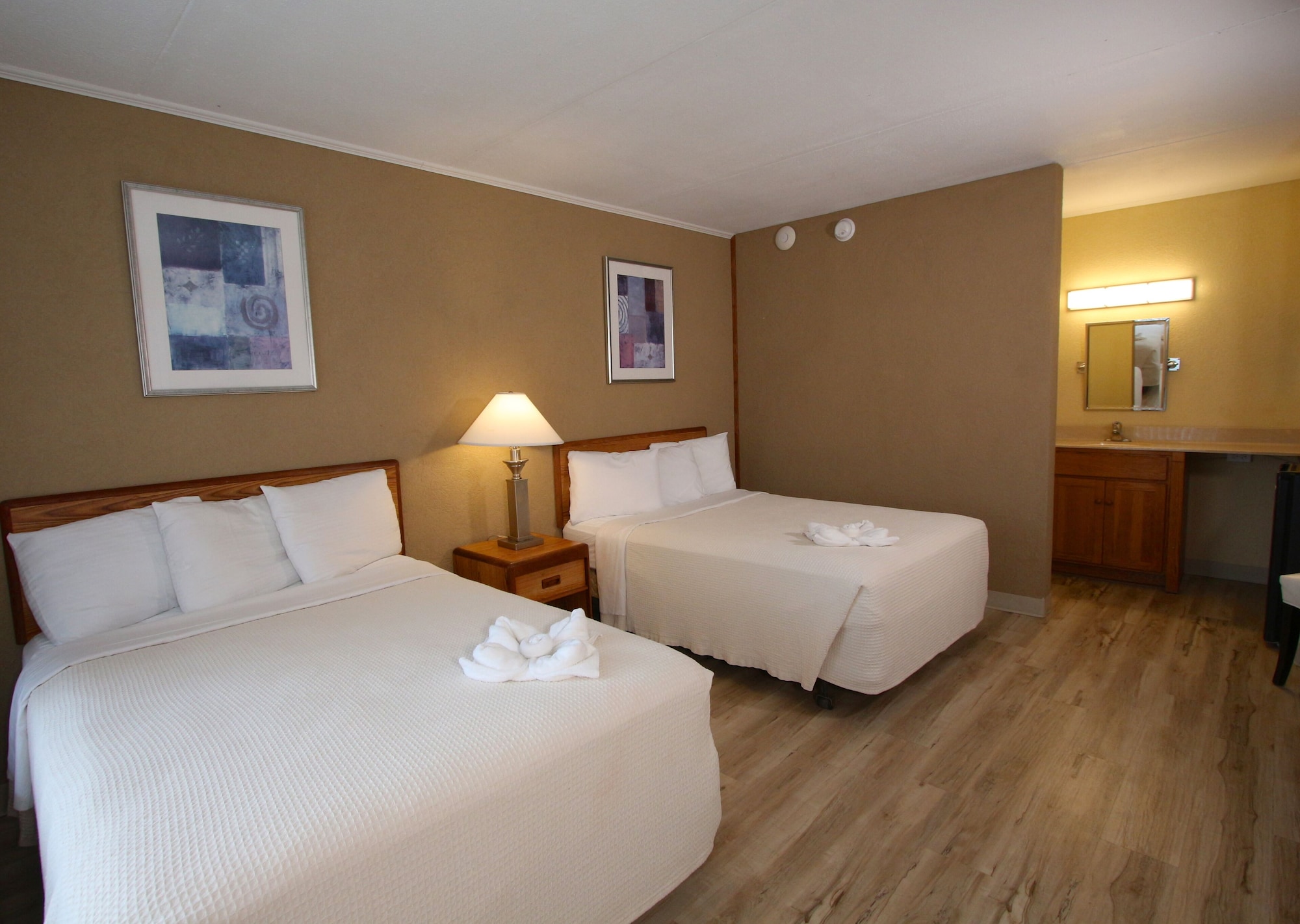 Motel, 2 Double Beds, Street View