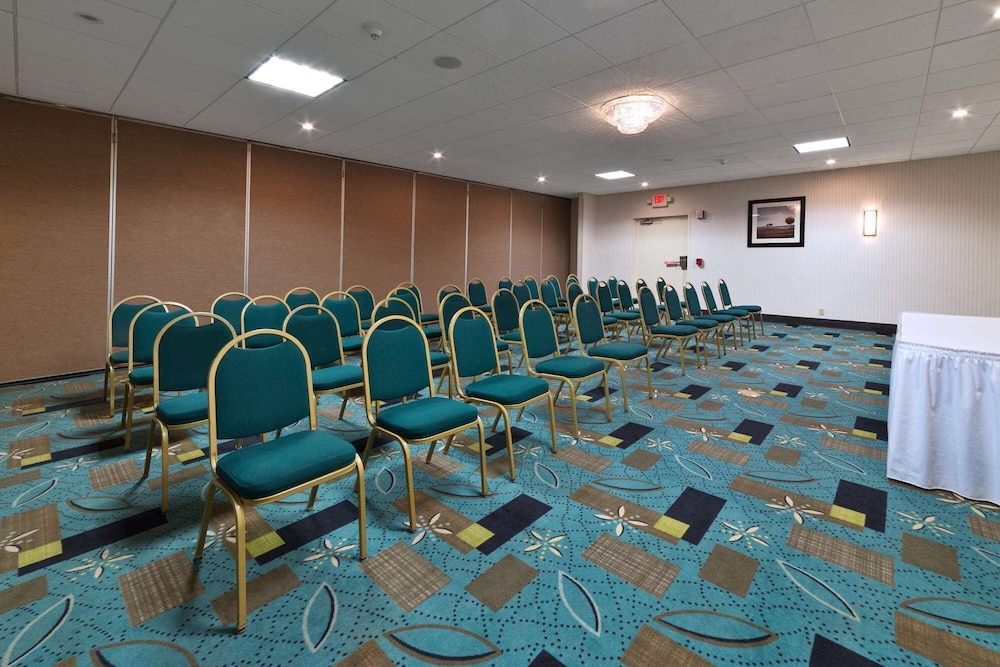 Days Inn by Wyndham Plattsburgh 31/37