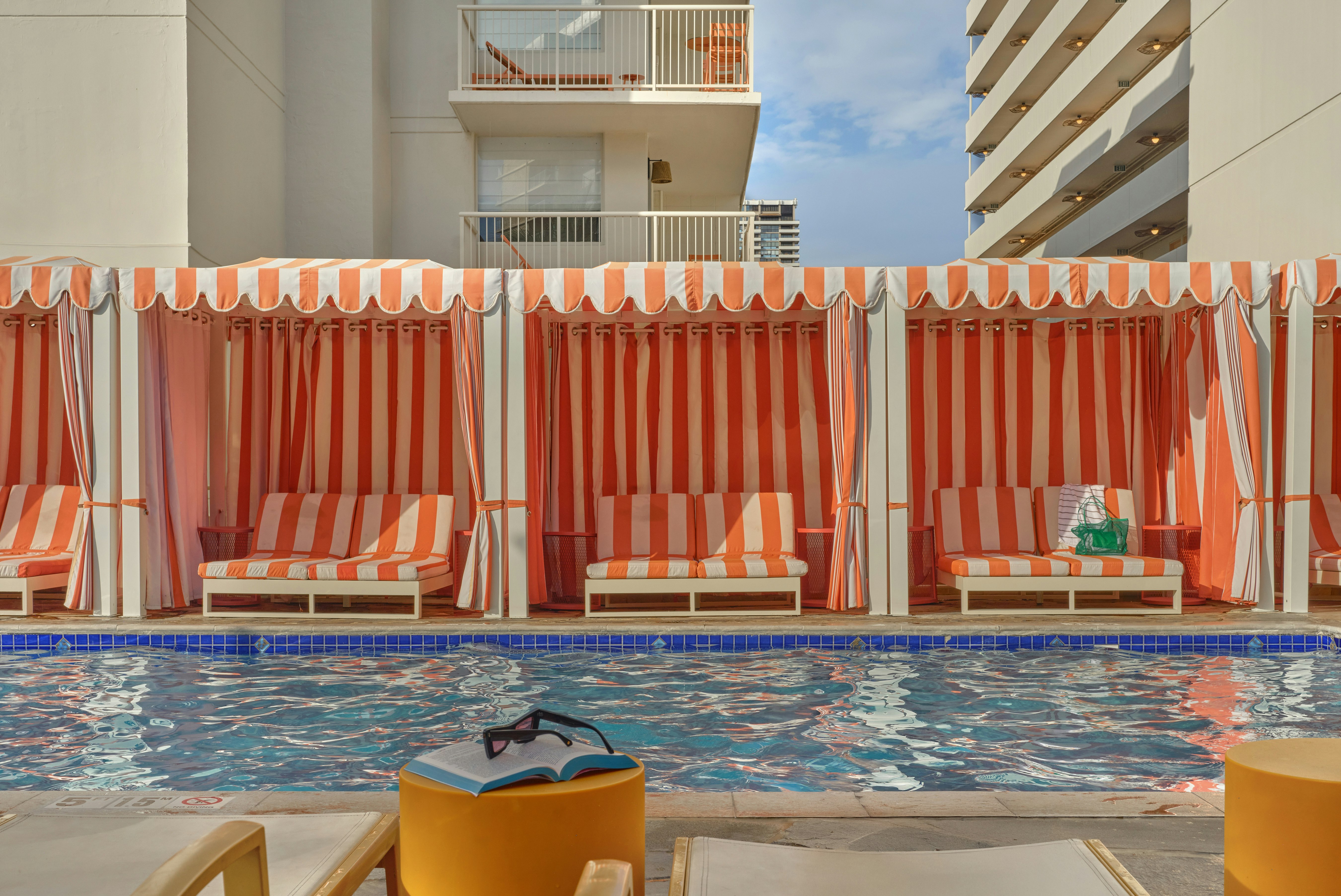 The Ambassador Hotel of Waikiki, Tapestry Collection by Hilton 39/60